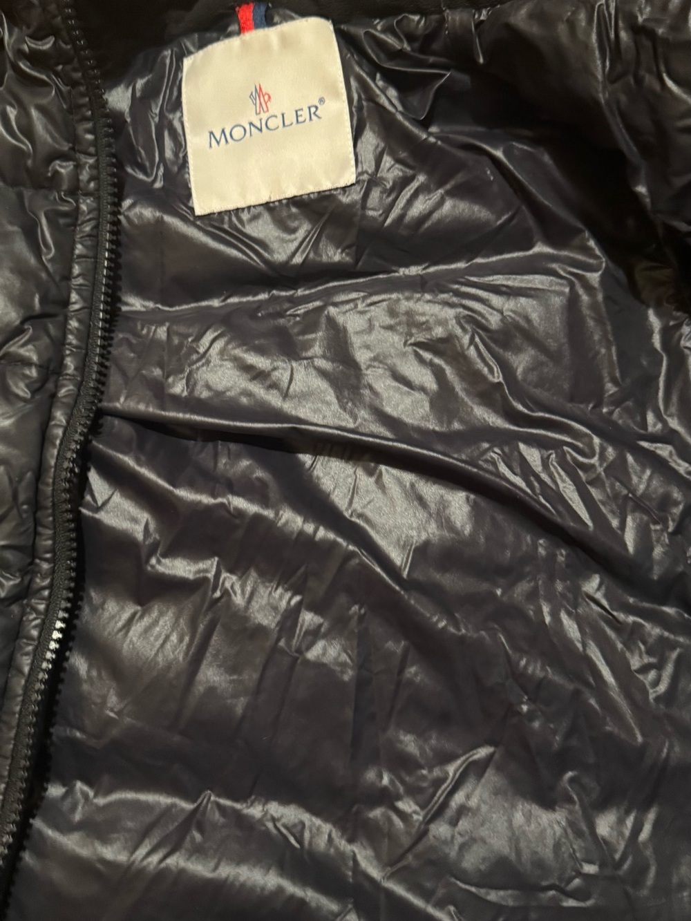 Moncler Kids Black Quilted Puffer Jacket with Logo Patch size 2T - Picture 3 of 6